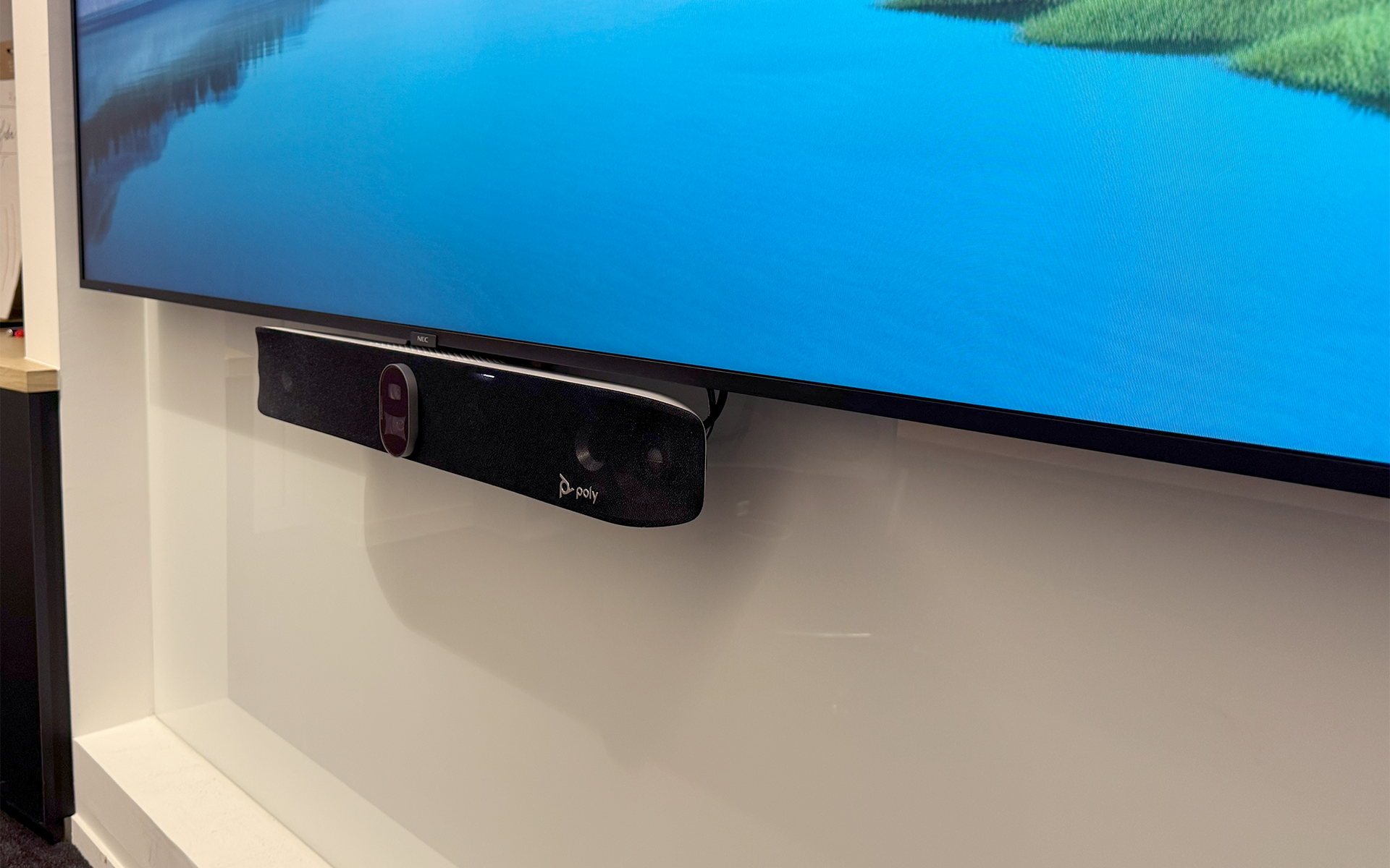 Gran sala de reuniones – 24 personas