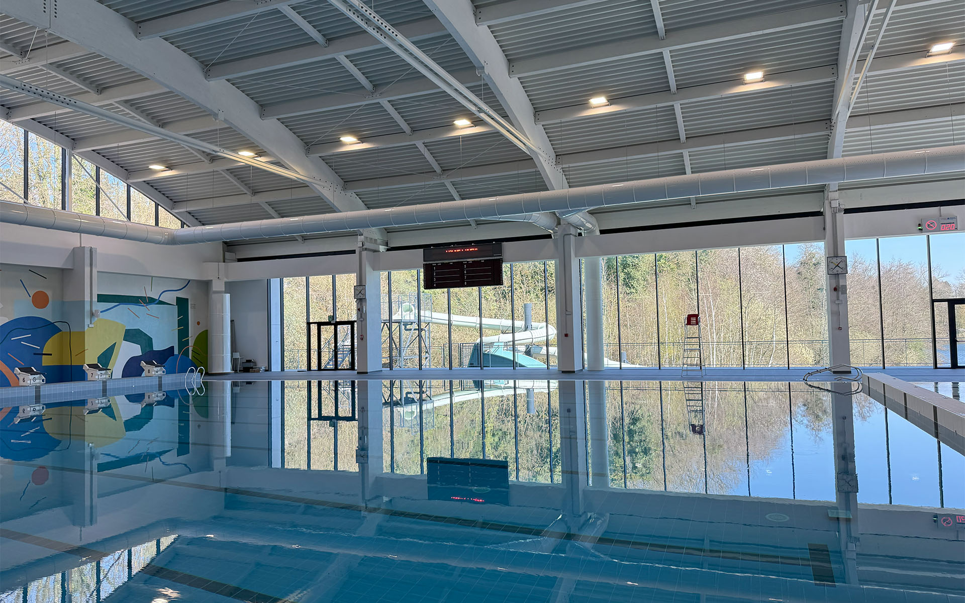 Gran sala de reuniones – 24 personas