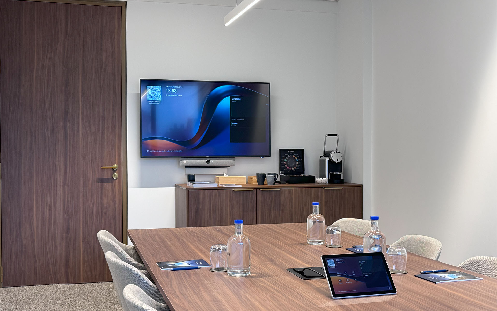 Gran sala de reuniones – 24 personas