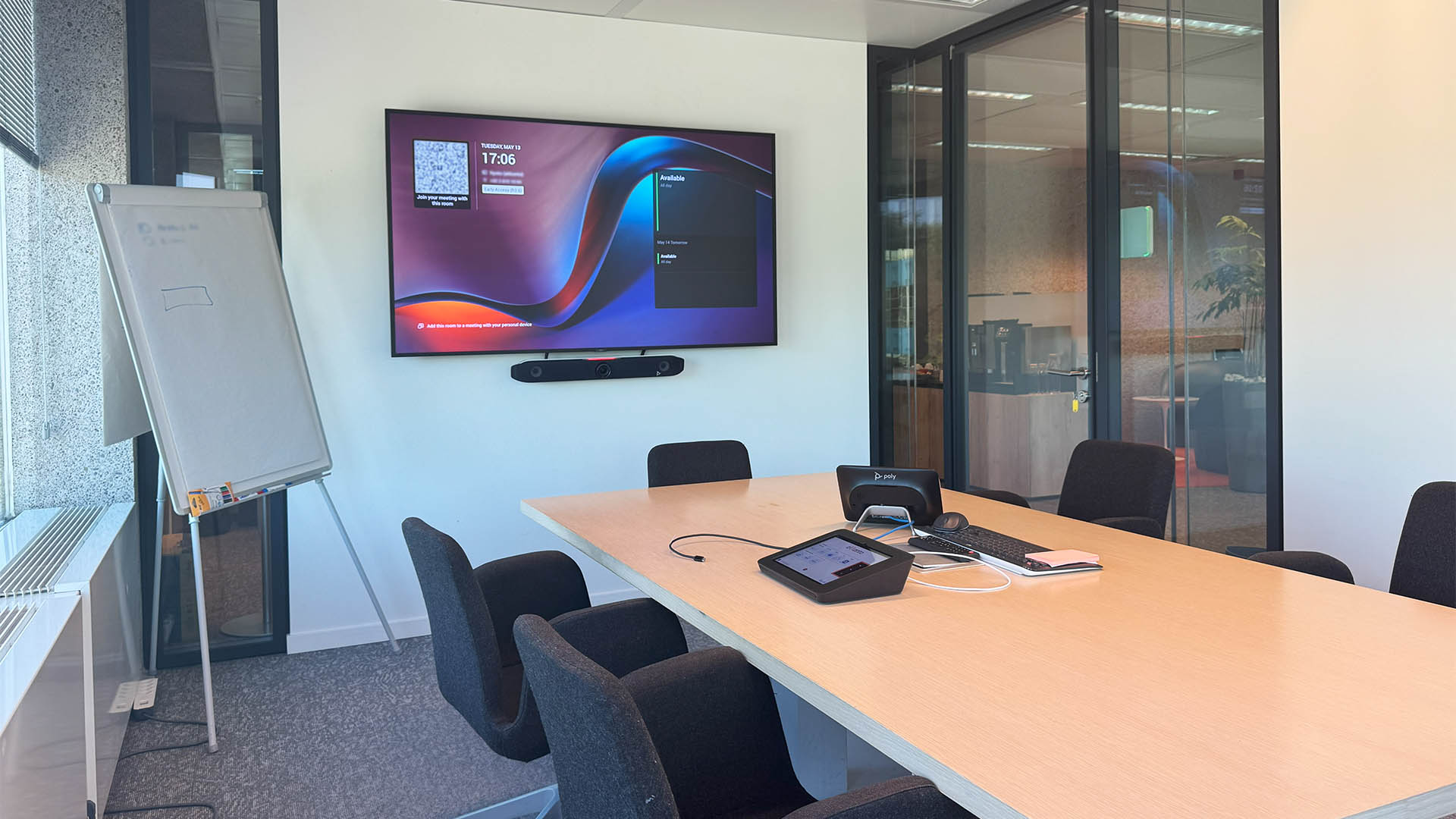 Gran sala de reuniones – 24 personas