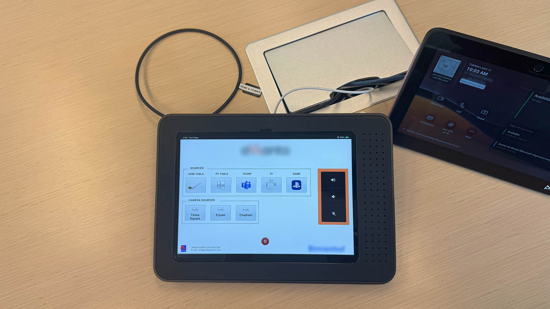 Gran sala de reuniones – 24 personas