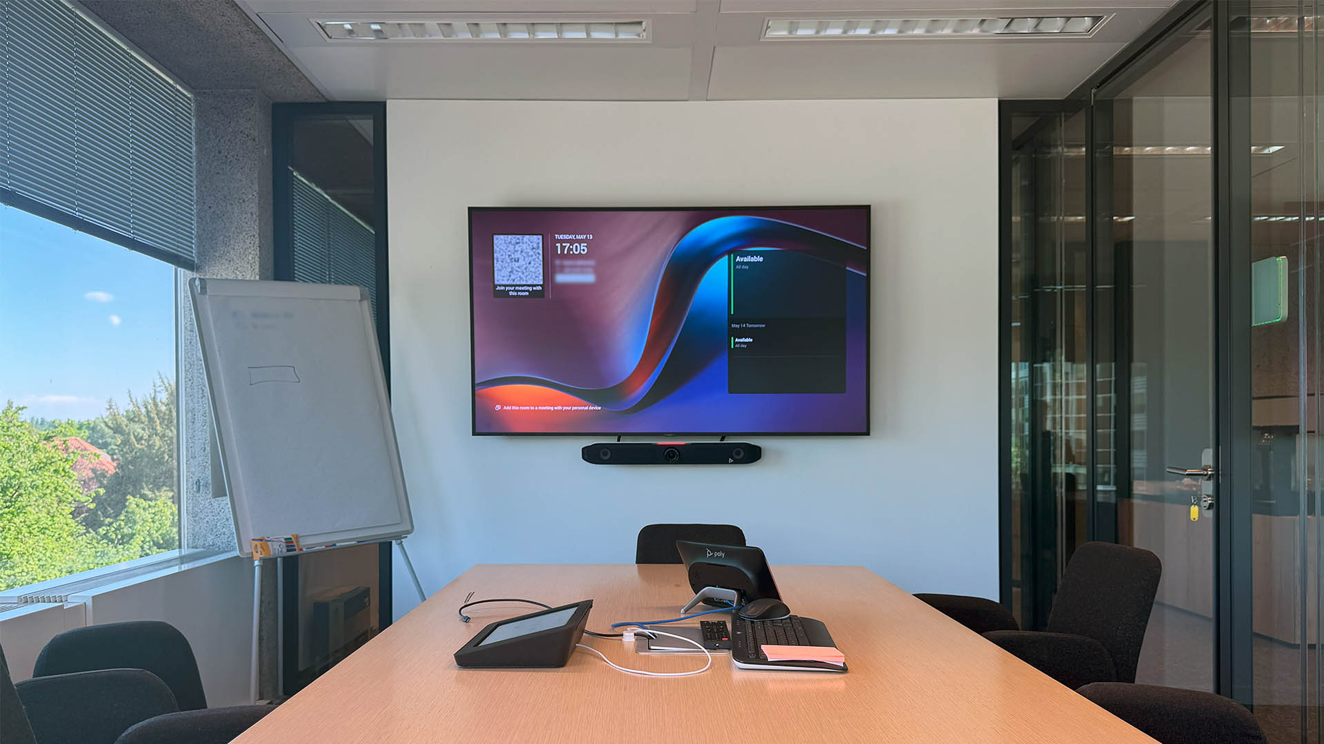 Gran sala de reuniones – 24 personas